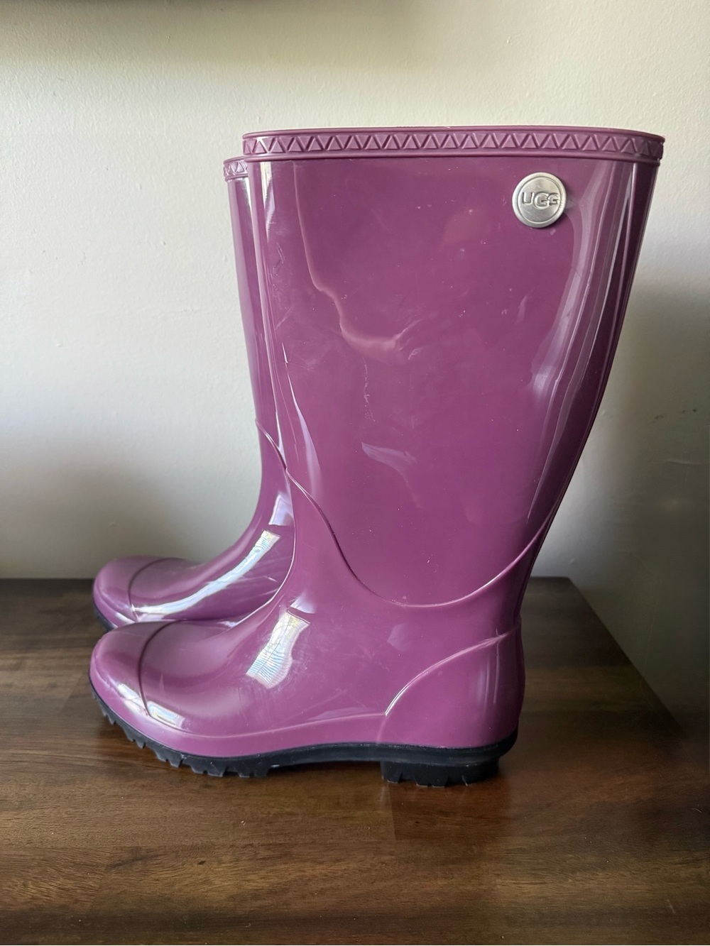 UGG Shaye Tall Rain Boots Women’s Size 10 Purple Waterproof Rubber Boots